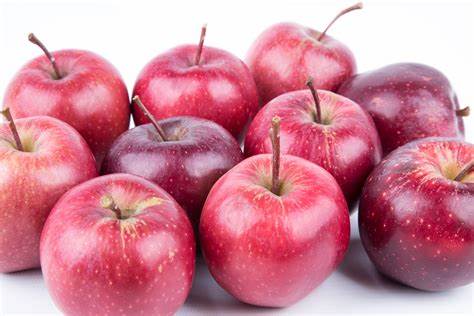 "An Apple a Day: The Heart-Healthy Fruit That Supports Digestion"