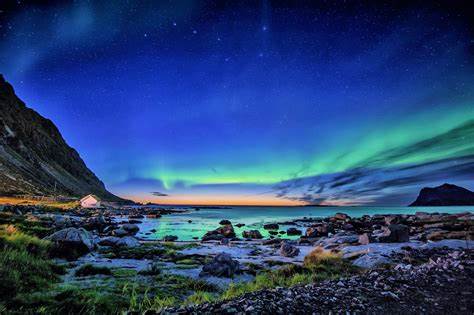 Witnessing the Enchanting Aurora Borealis: Nature's Mesmerizing Light Show